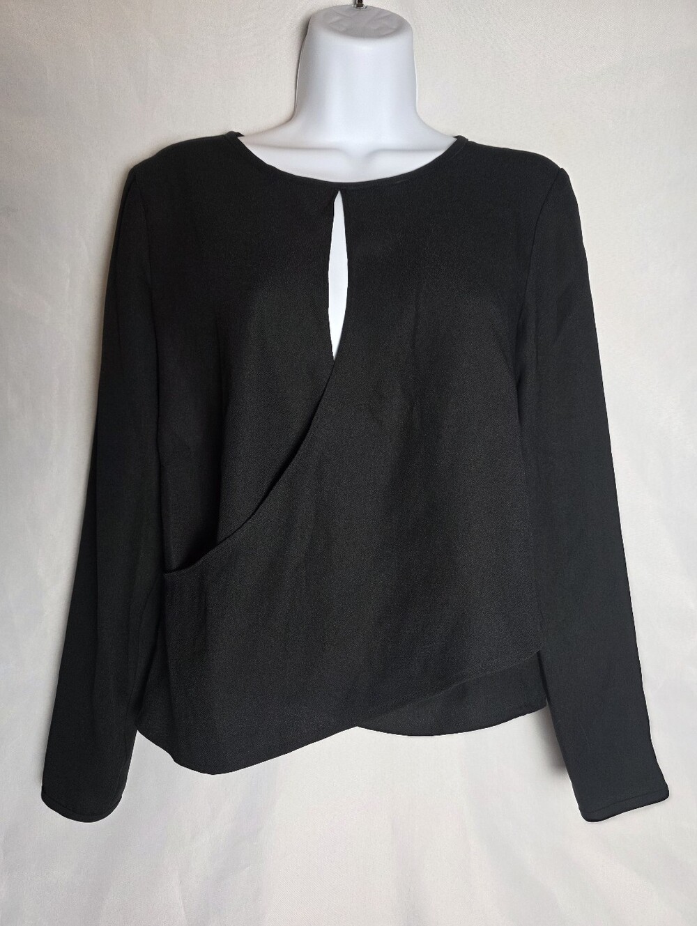 Club Monaco Black Women's Blouse Crossover Keyhole Detail Size XS